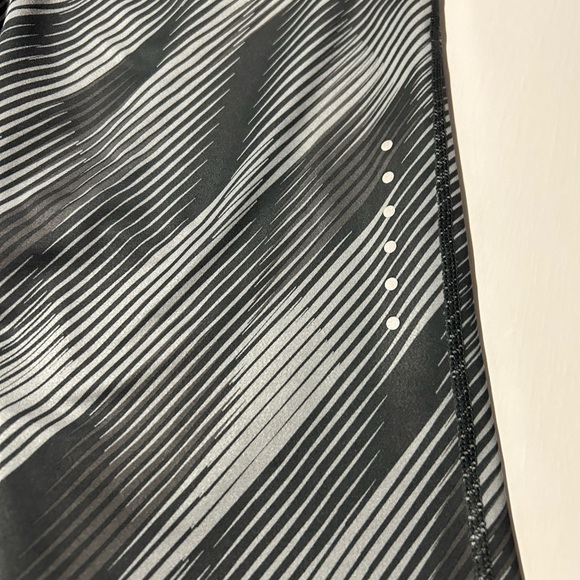 Nike women’s size medium dri-fit running leggings - Picture 5 of 14